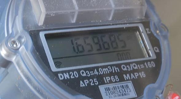 DƬ